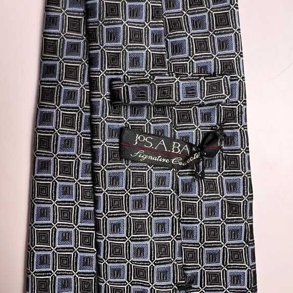 NWT JOS A Bank Men's necktie Signature Black & Blue Silk Tie - Picture 3 of 5